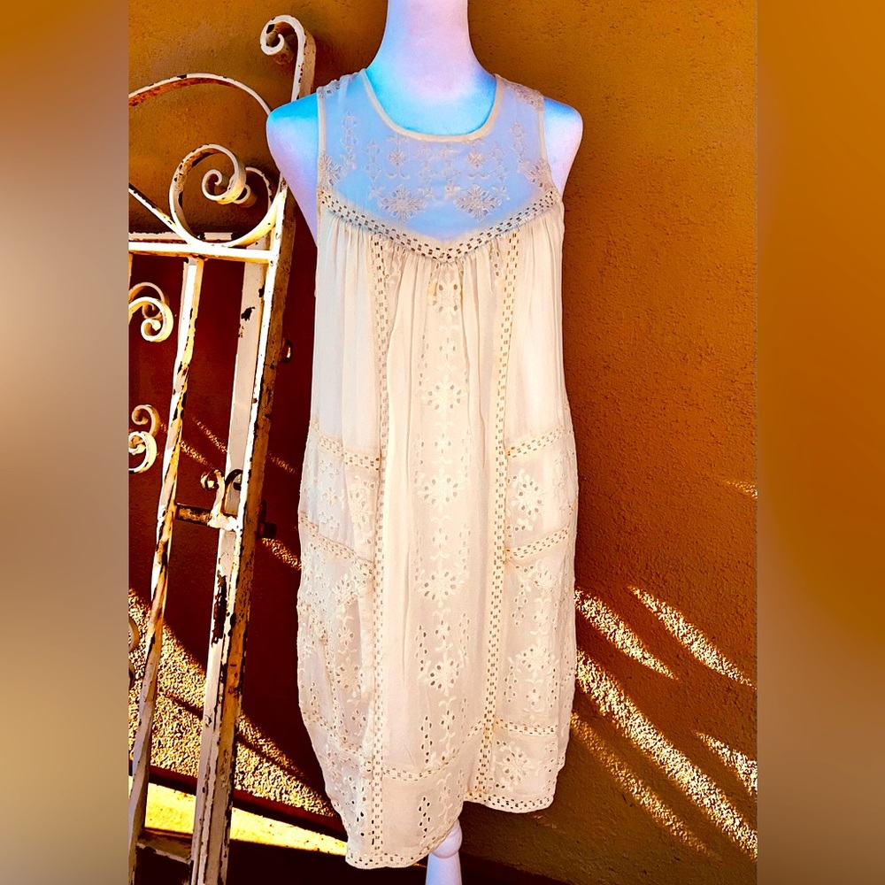 JOIE Porcelain White Gorgeous Eyelet 100% Silk Dress Fully Lined NWT Size Small